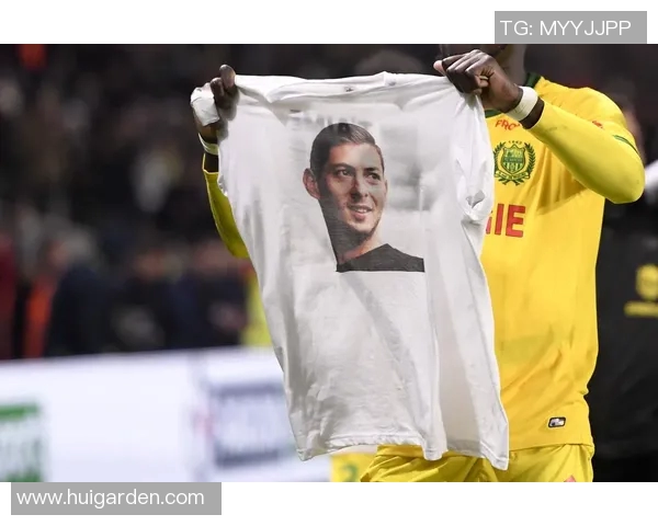 光头足球明星9号的传奇人生与赛场背后的故事揭秘