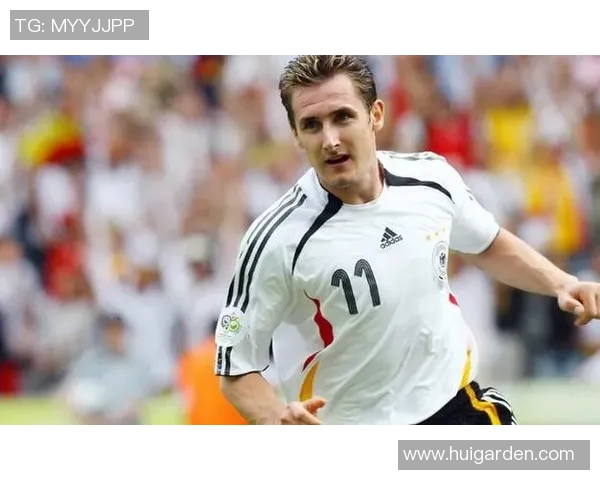 足球明星离世的悲痛时刻回顾及其对球迷的深远影响